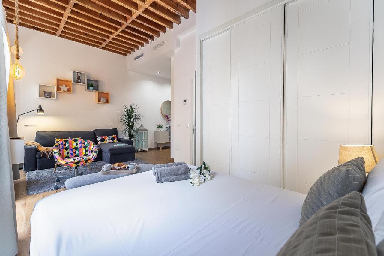 Larios Deluxe Studio Malaga Bagian luar foto